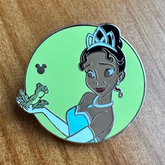 Tiana Disney Pin Princess and the Frog - Picture 1 of 2
